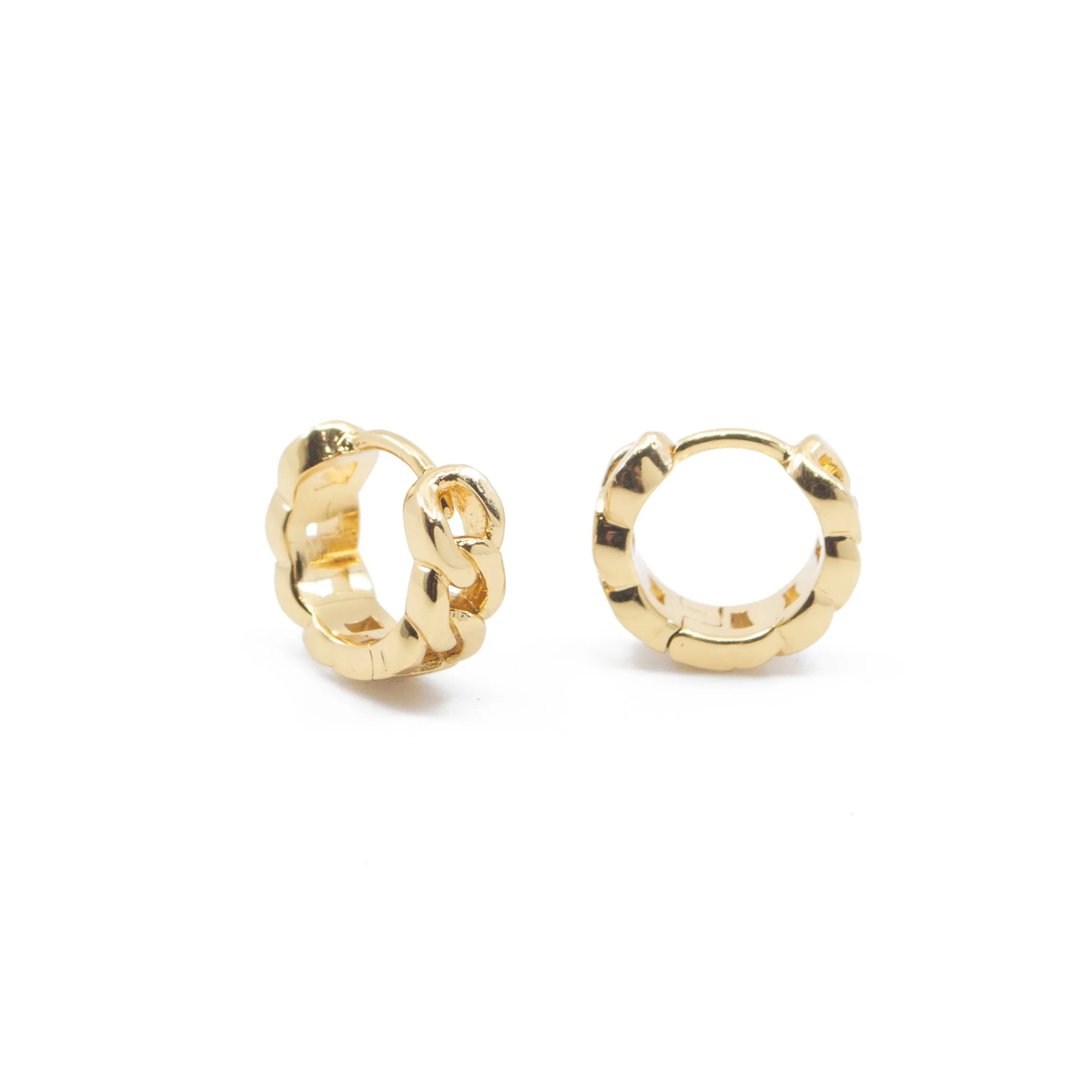 Chain Link Huggie Hoop Earrings in Gold