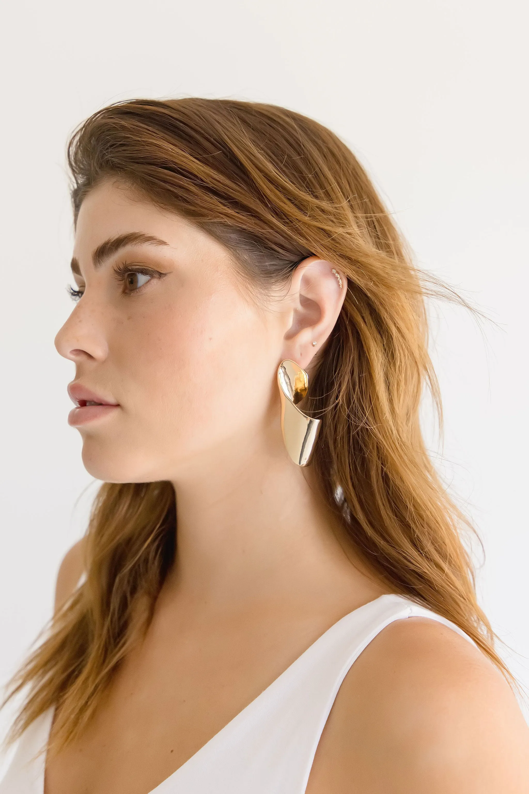 Erika Curled Ribbon Earrings Gold