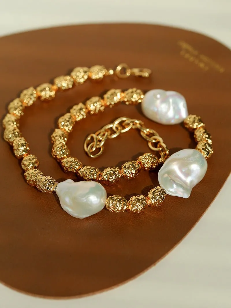 Fashionable Metallic Baroque Pearl Necklaces A Style