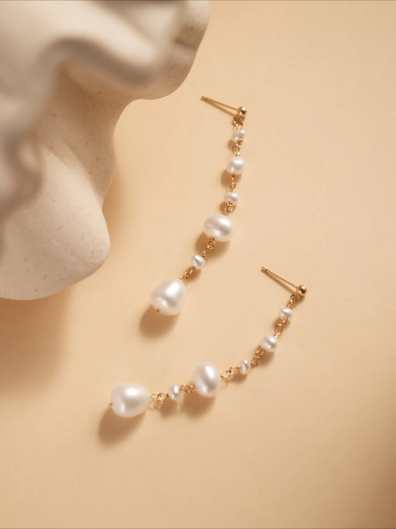 Flowing Bead Series Multi-Bead Long Chain Ear Studs