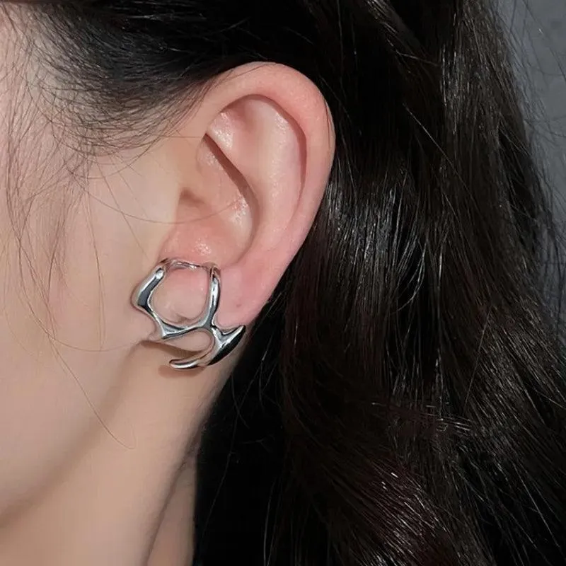 Liquid Silver Geometric Clip Earrings: Y2K Punk Accessory - Stylish Women's Jewelry