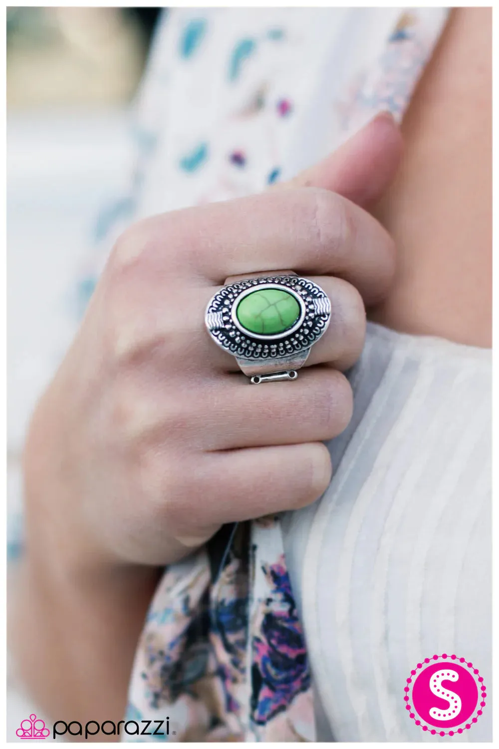 Paparazzi Ring ~ Natural Selection  - Green