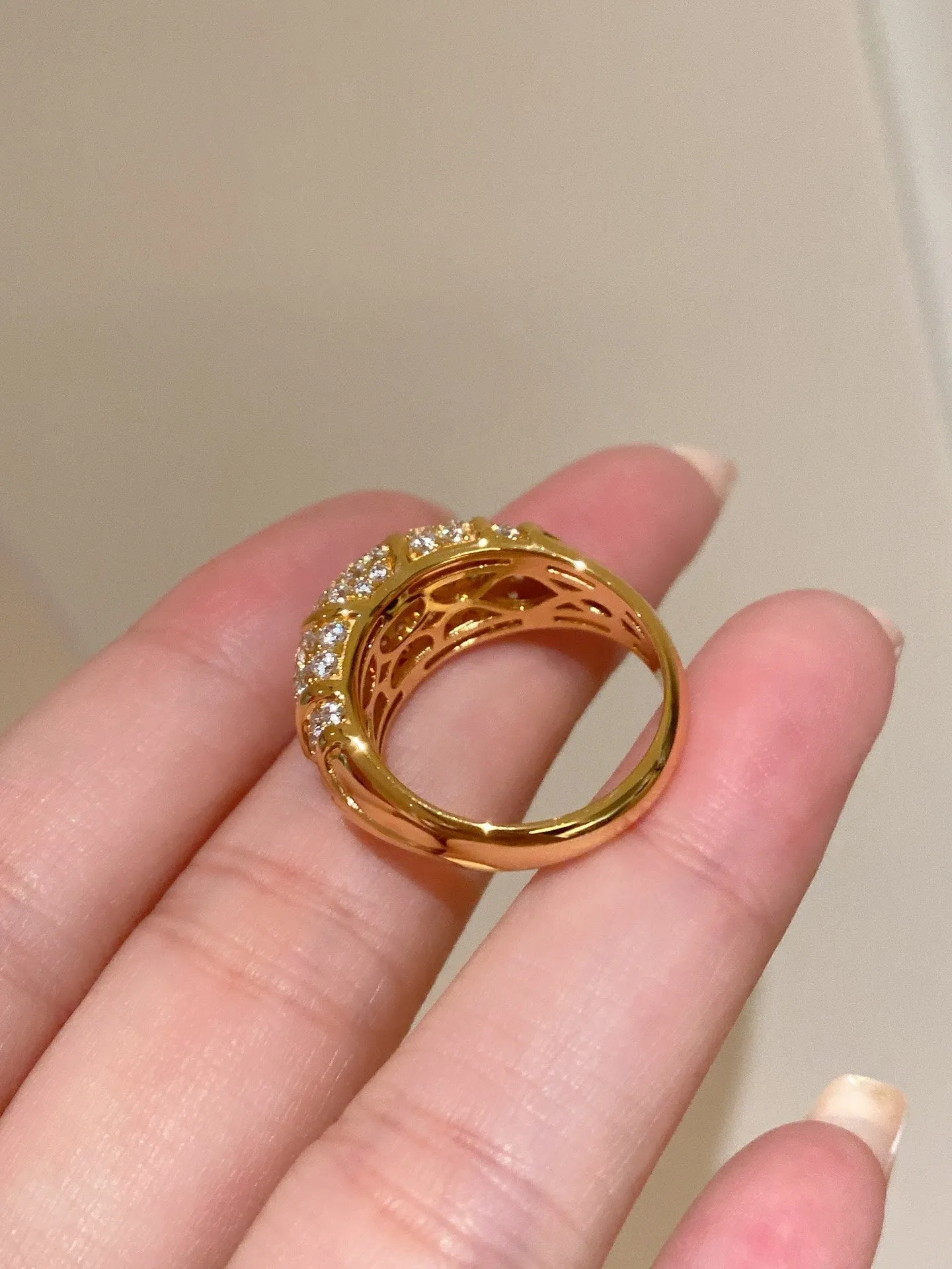 Ripple Pattern Pavé Ring