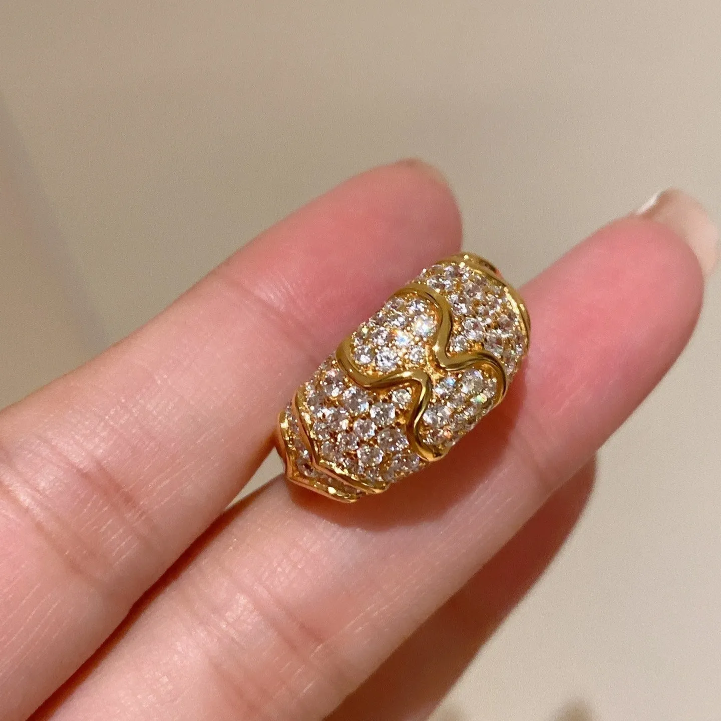 Ripple Pattern Pavé Ring