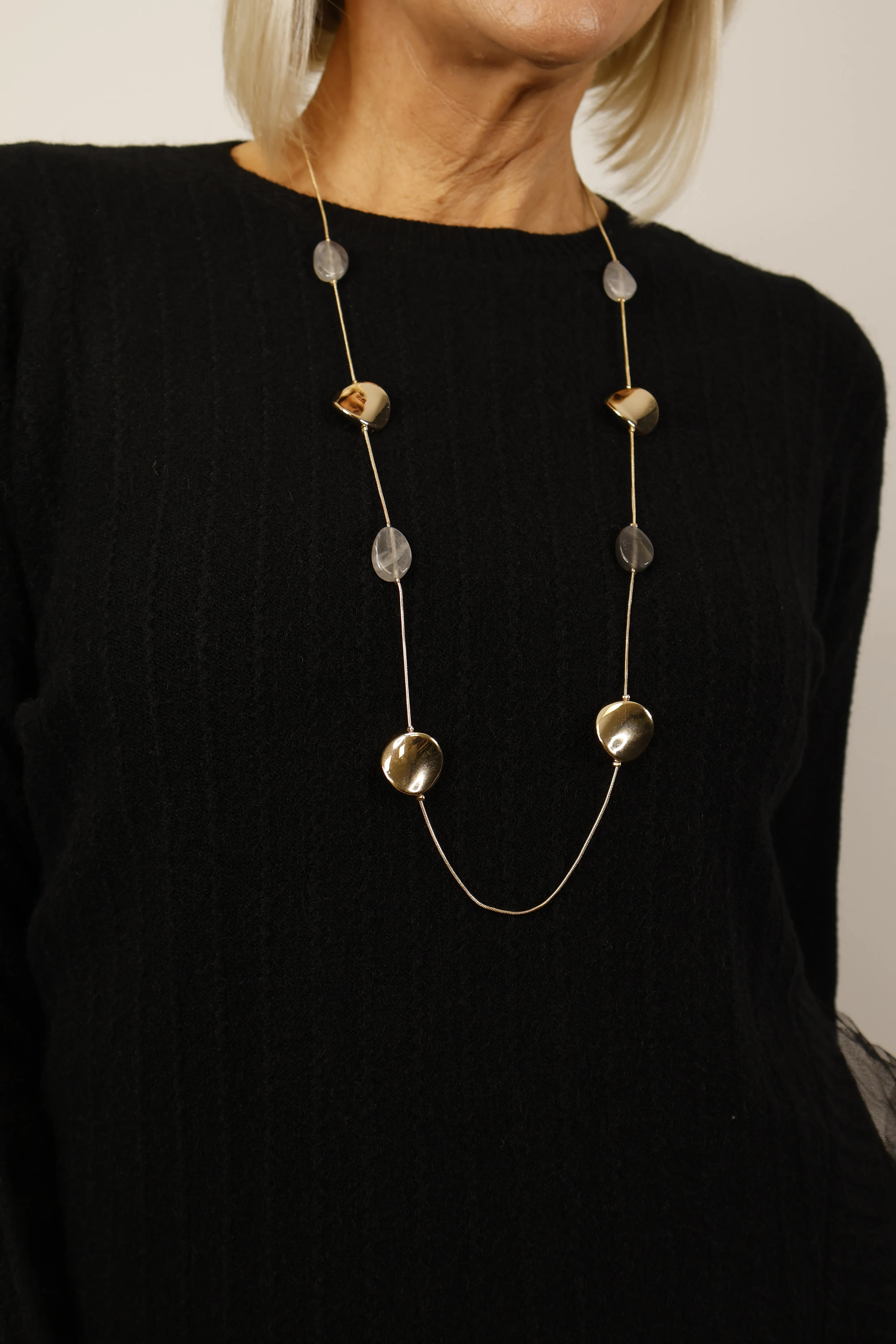 Twisted circle long necklace Grey/Gold